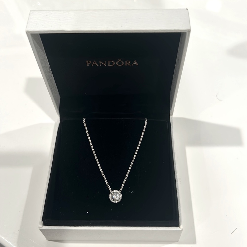 Pandora Sterling Silver Necklacey. Good condition. Box included.